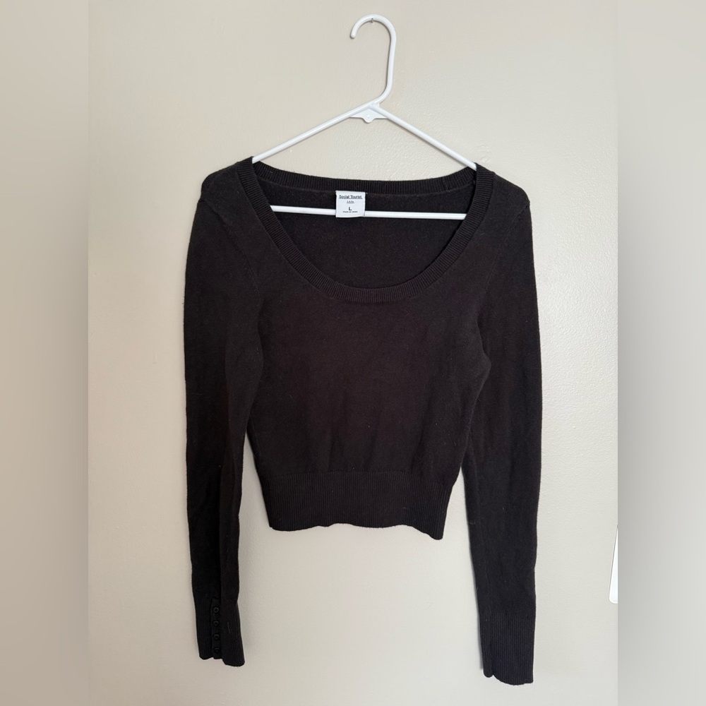 Abercrombie & Fitch Social Tourist Black Scoop Neck Cropped Sweater
